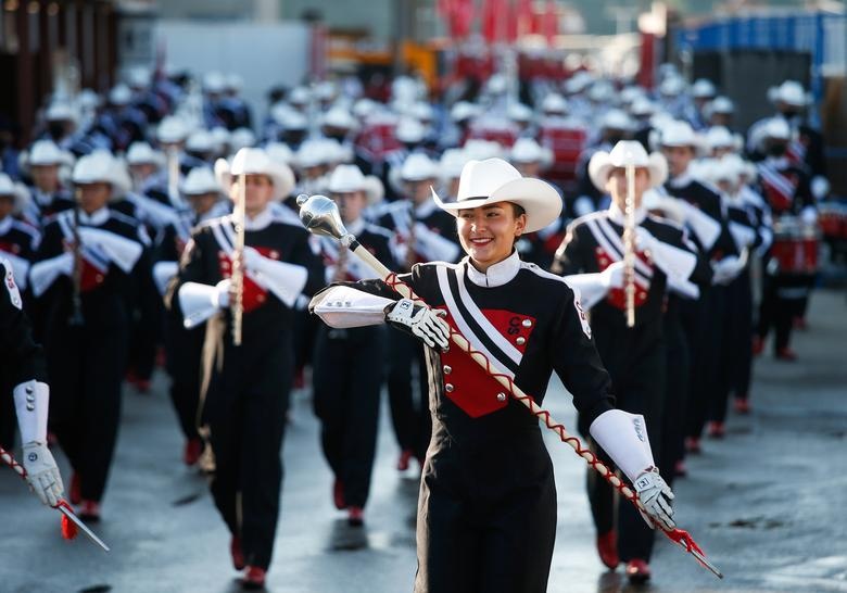 Le hoi ngoai troi lon nhat the gioi tro lai hinh anh