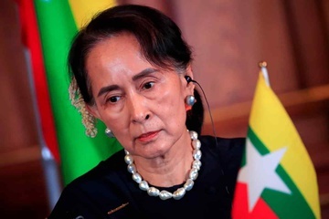 Ba Aung San Suu Kyi bi buoc toi moi tai toa an Mandalay hinh anh
