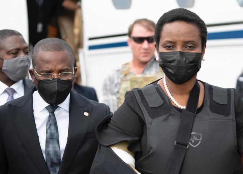 Vo co tong thong Haiti bat ngo ve nuoc hinh anh