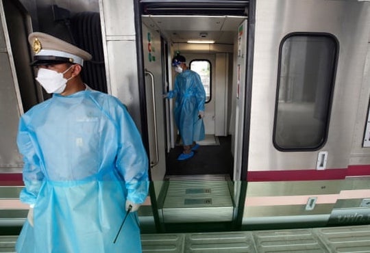 Thai Lan dua benh nhan Covid-19 ve que bang tau hoa hinh anh