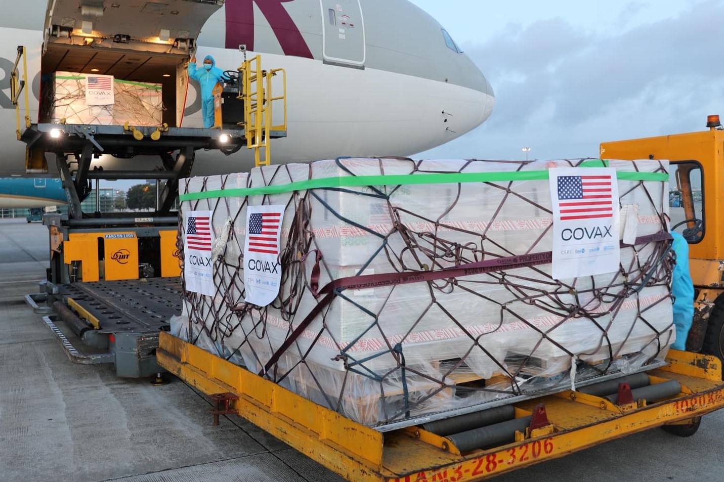 Viet Nam da tiep nhan khoang 18 trieu lieu vaccine ngua Covid-19 hinh anh