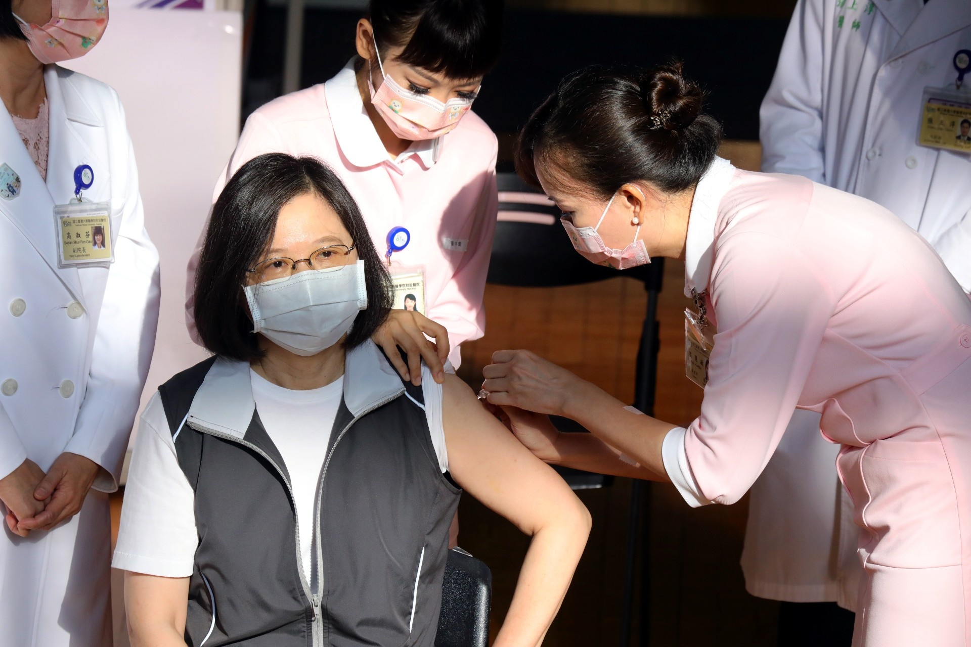 Dai Loan trien khai tiem vaccine Covid-19 tu phat trien hinh anh