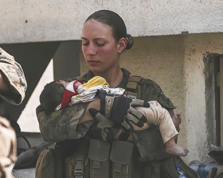 Nhung nguoi ra di trong ngay chet choc nhat thap ky cua quan doi My hinh anh