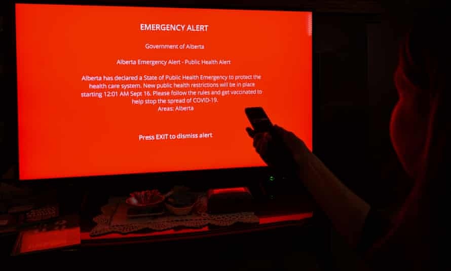 Bang cua Canada dao nguoc chien luoc chong Covid-19 hinh anh