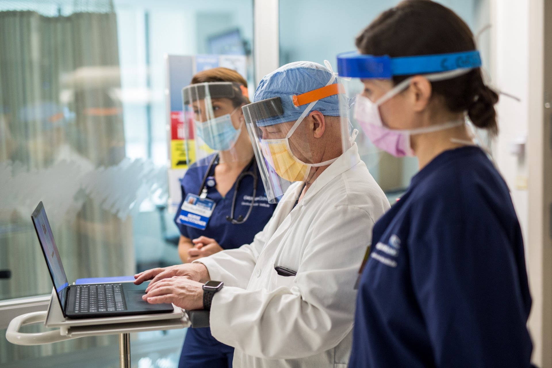 trieu chung Covid-19 keo dai anh 2