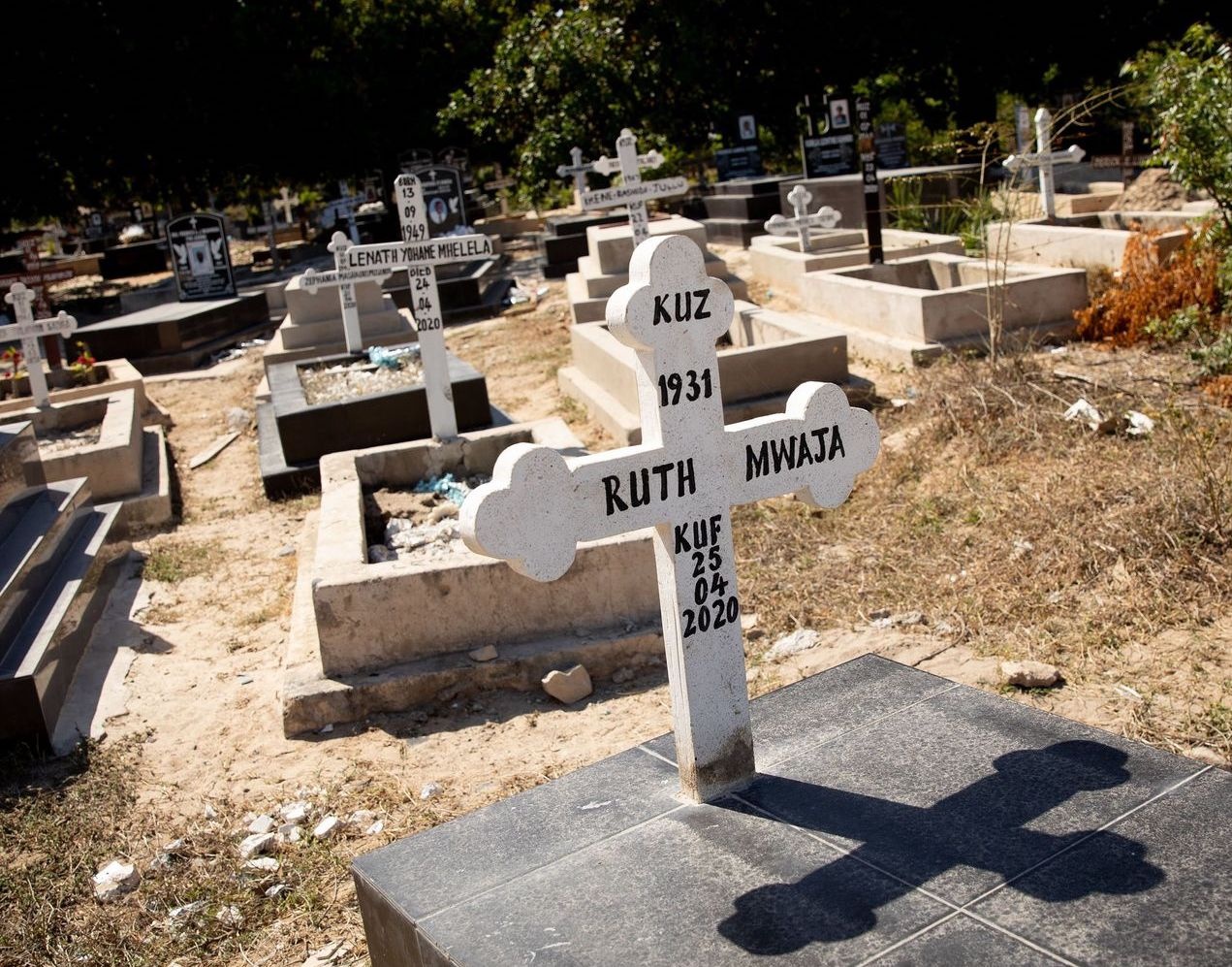 Ben trong quoc gia phu nhan su ton tai cua Covid-19 hinh anh