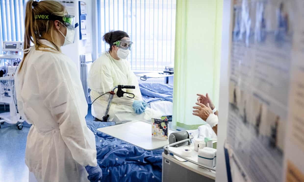 Quoc gia Tay Au dau tien tai phong toa hinh anh