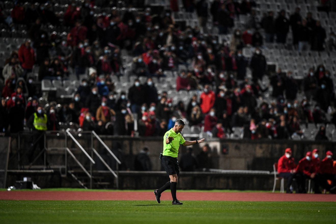 13 cau thu cung mot doi bong mac bien chung Omicron o Bo Dao Nha hinh anh