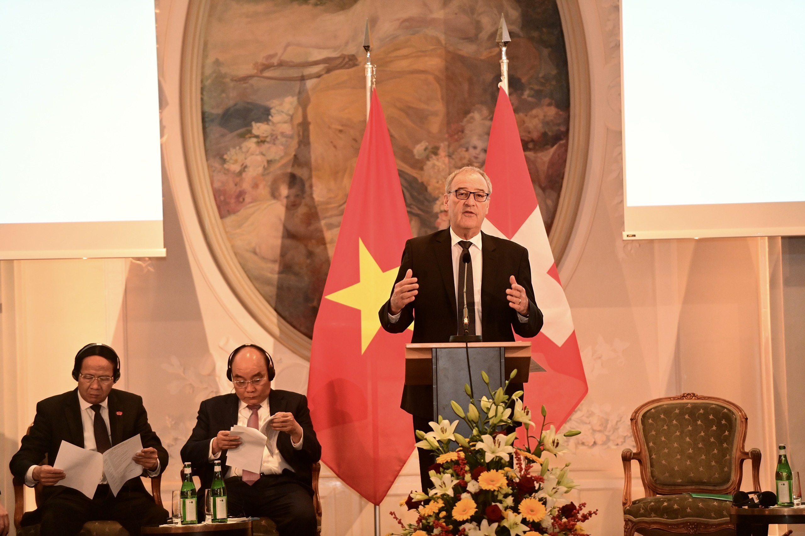 Chu tich nuoc tham thuy si anh 2