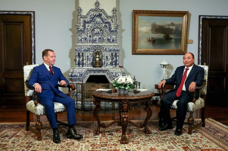 Chu tich nuoc Nguyen Xuan Phuc gap pho chu tich Hoi dong An ninh Nga hinh anh