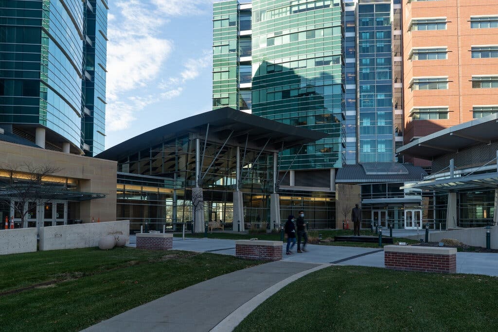 bien chung Omicron anh 2