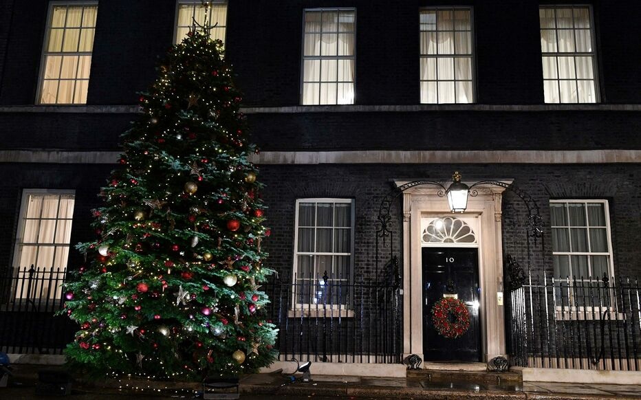 Bua tiec o so 10 pho Downing anh 1