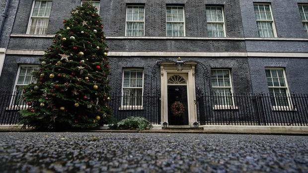 Sau 1 nam, dan Anh van gian du vi bua tiec Giang sinh o dinh thu tuong hinh anh