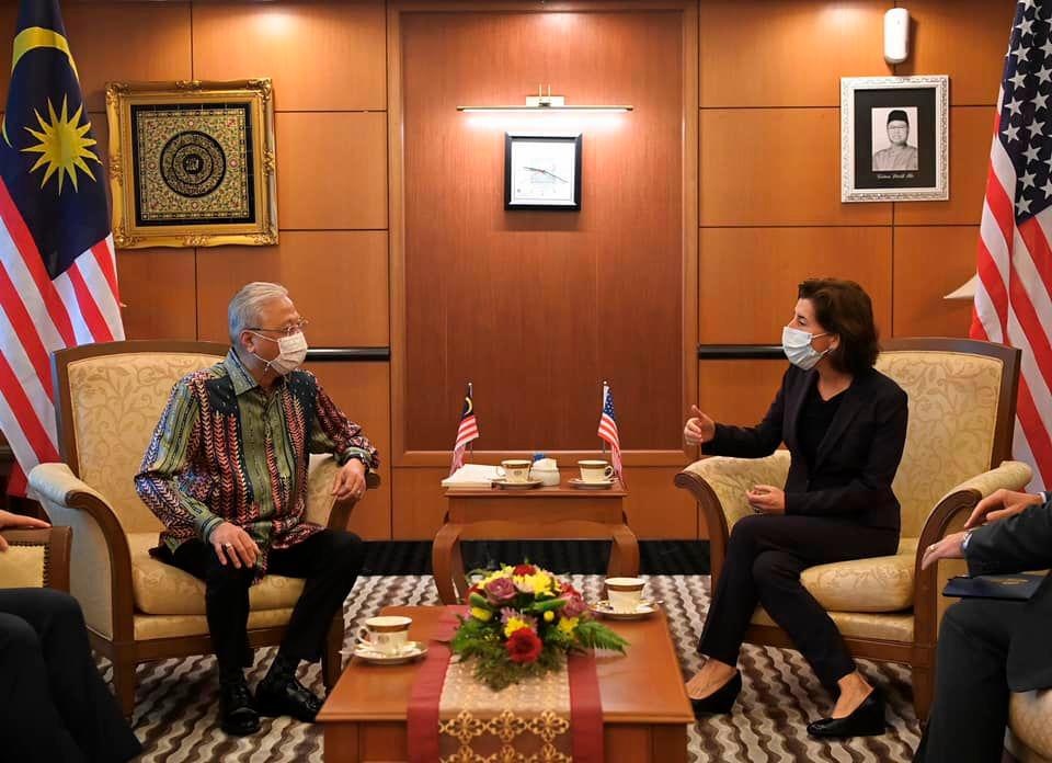 cang thang thuong mai My - Trung anh 2