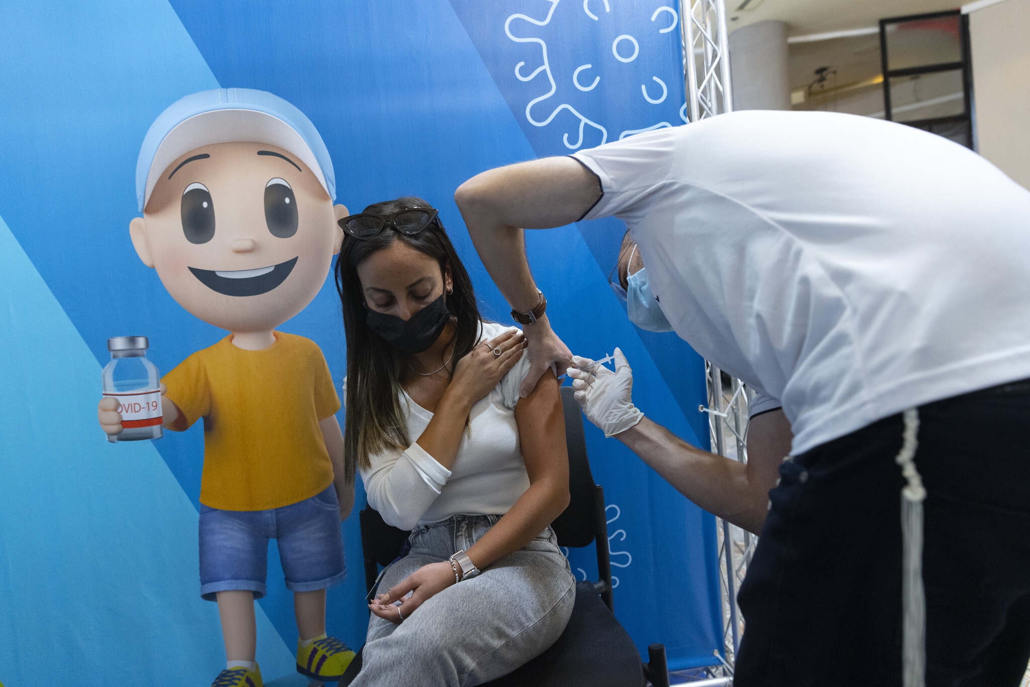 Israel tiem mui thu tu anh 1