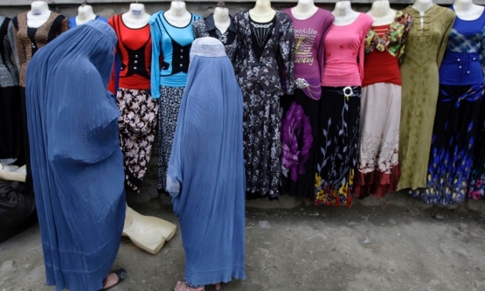 Taliban ra lenh cat bo dau mannequin hinh anh