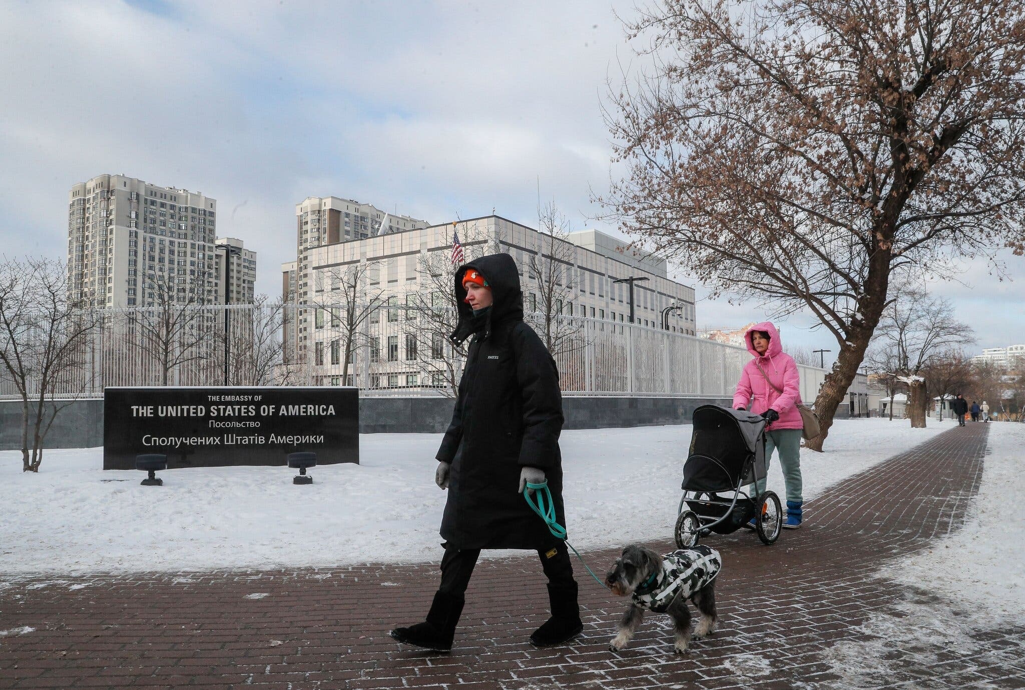 nha ngoai giao rut khoi Kyiv anh 1