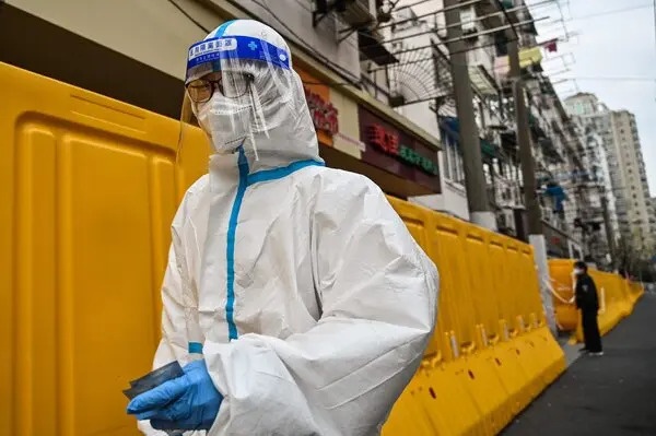 Thuong Hai thua nhan chong dich con yeu hinh anh