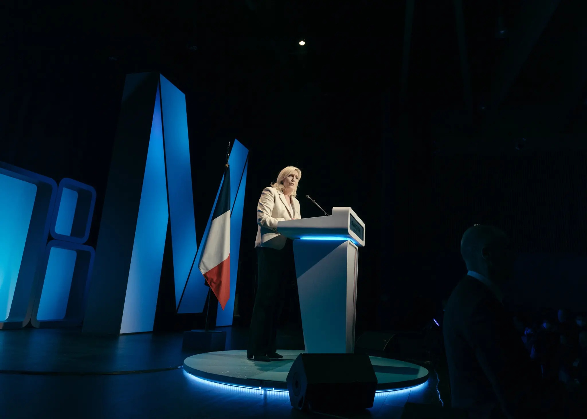 Ung vien Phap khien NATO bat an anh 4