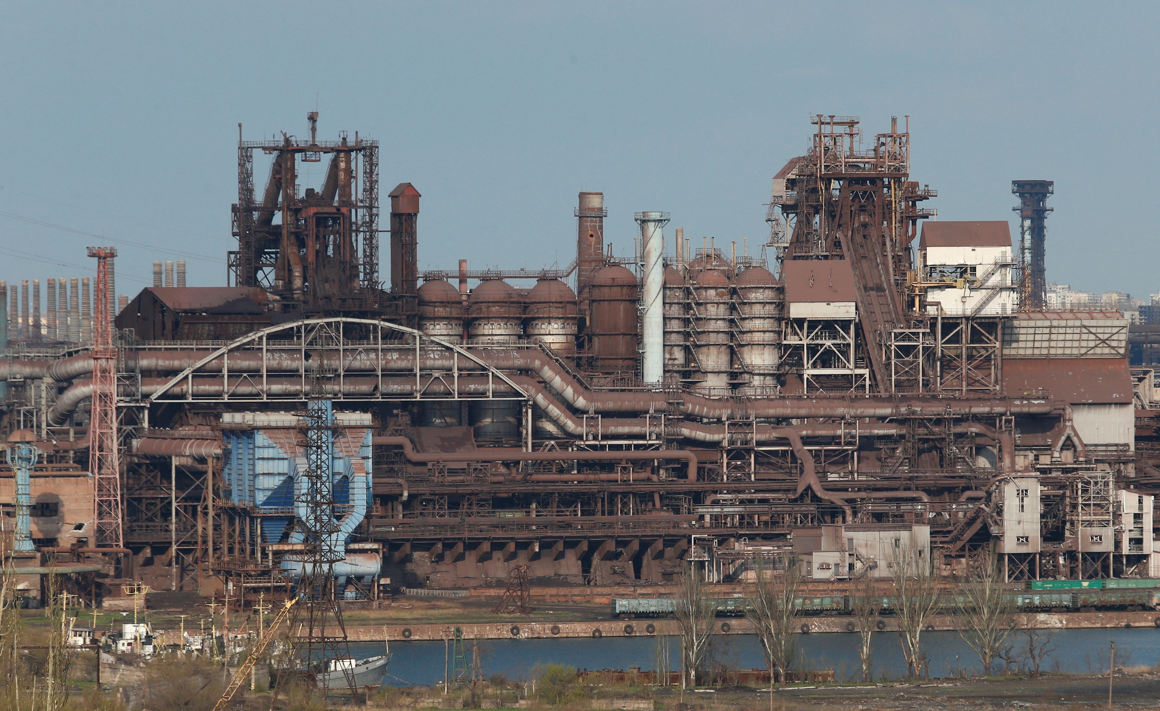 Ukraine muon dam phan voi Nga o gan nha may Azovstal hinh anh