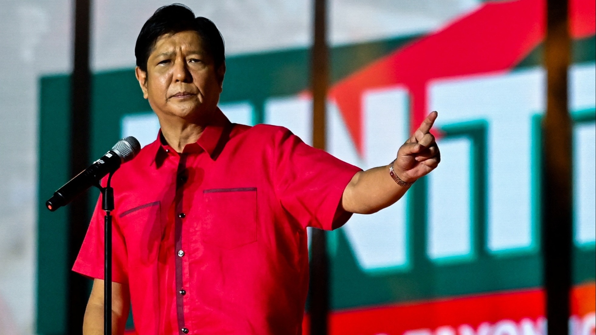 Con trai nha cuu doc tai Philippines dan dau cuoc dua tong thong hinh anh