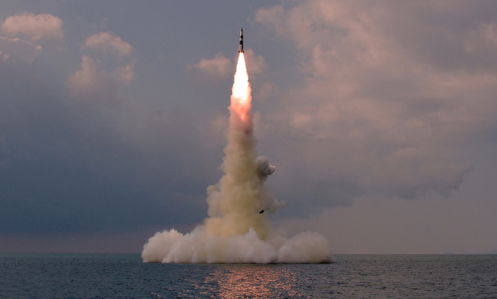 Trieu Tien phong ten lua dan dao tu tau ngam hinh anh