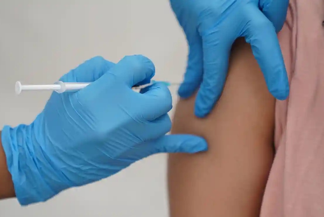 Phat hien moi ve hieu qua vuot troi cua mui vaccine thu tu hinh anh