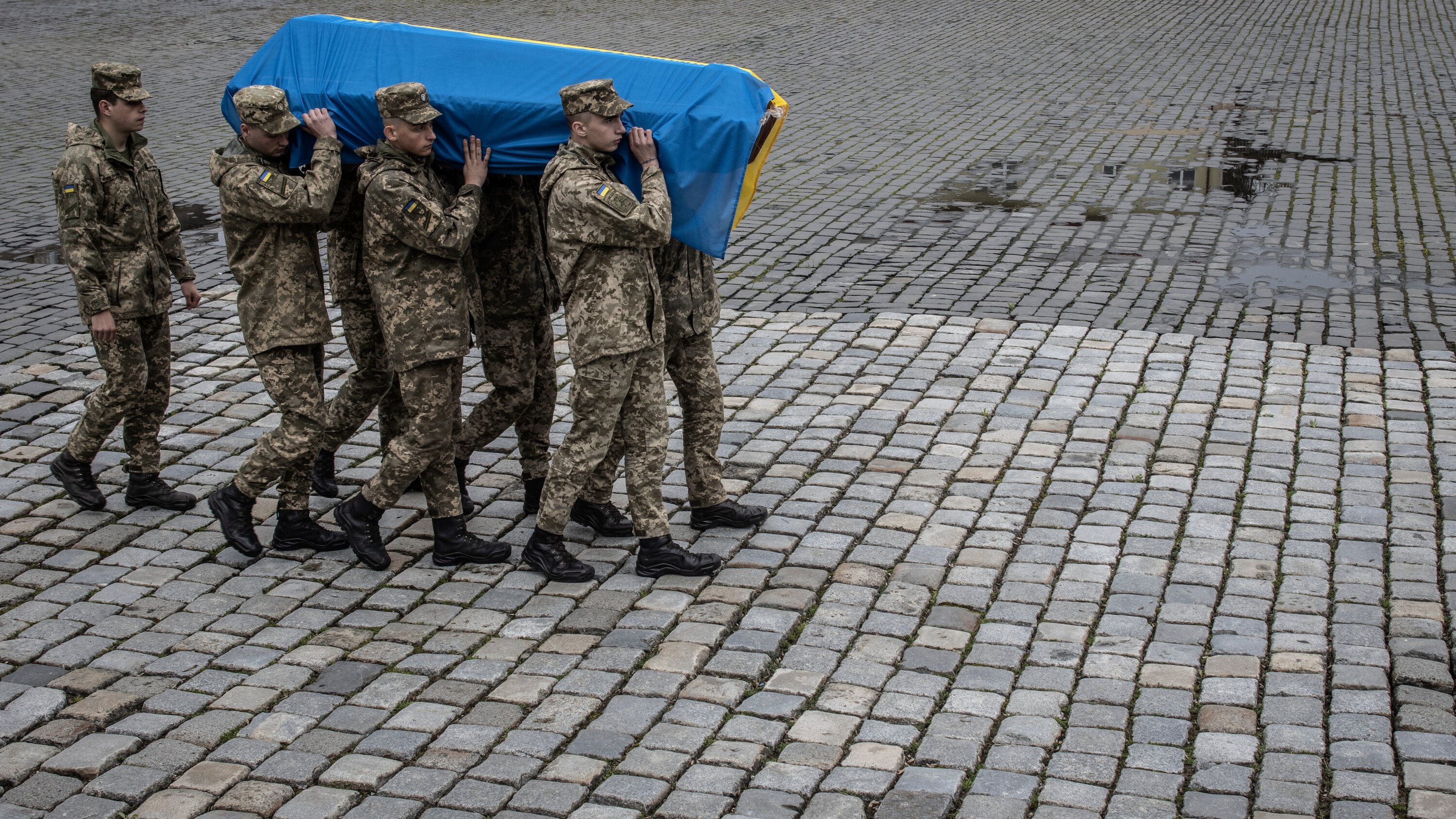 Ukraine mat toi 100 binh si moi ngay anh 1