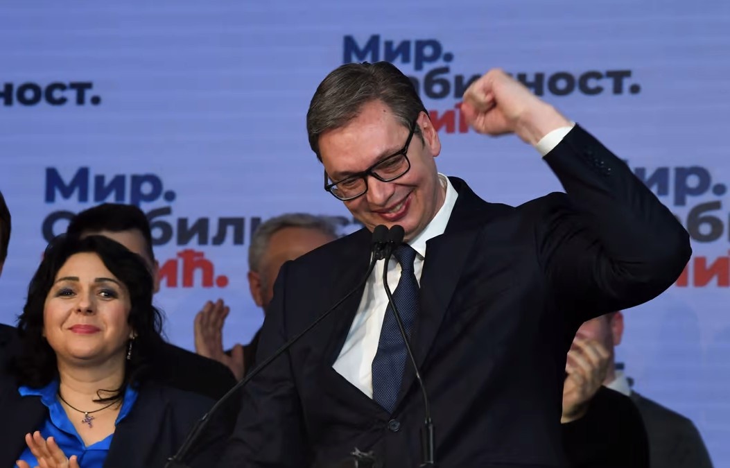 Serbia 'phot lo' EU, bat tay voi Nga hinh anh