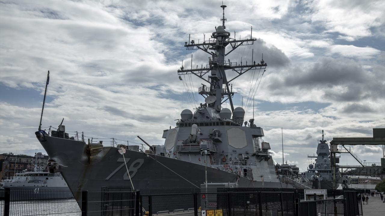 Hon 40 chien ham NATO den Stockholm anh 1