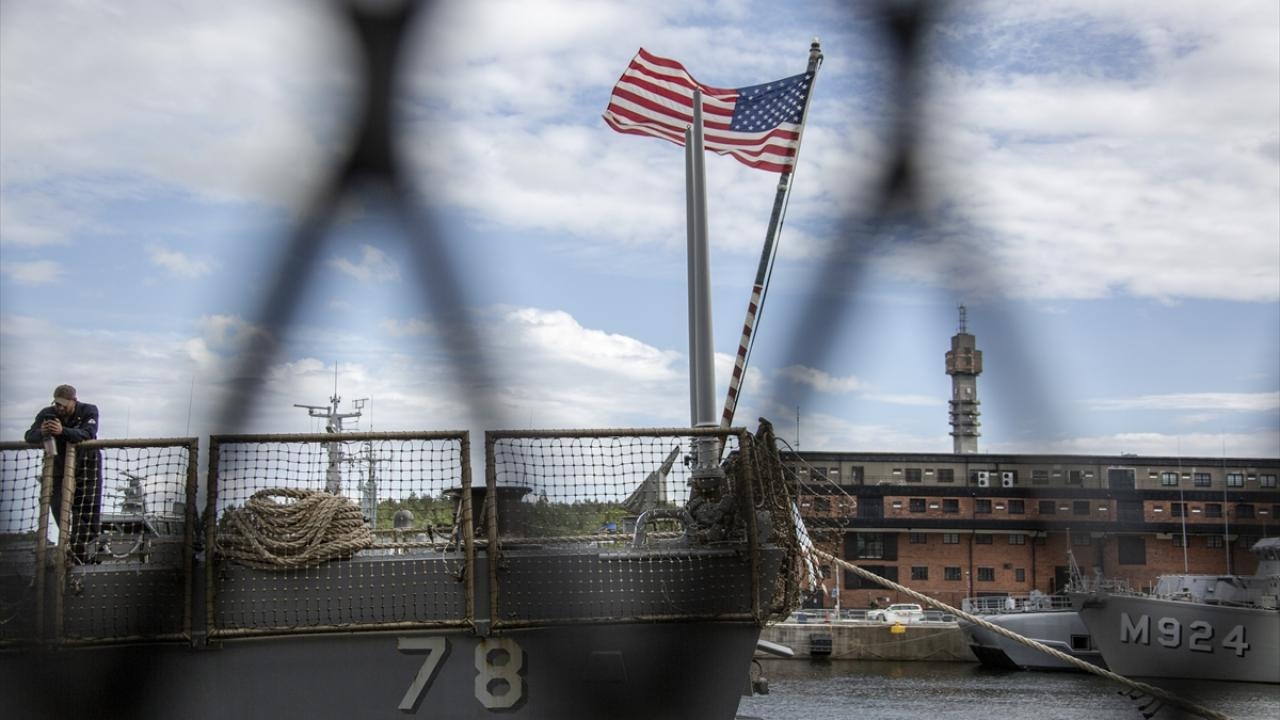 Hon 40 chien ham NATO den Stockholm anh 3