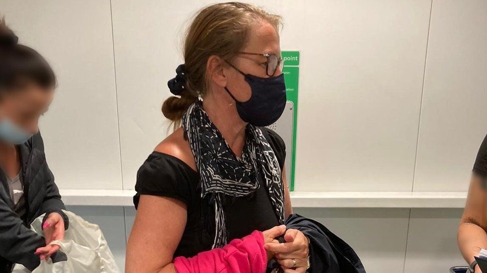 'Nguoi phu nu bi truy na gat gao nhat' nuoc Anh sa luoi hinh anh