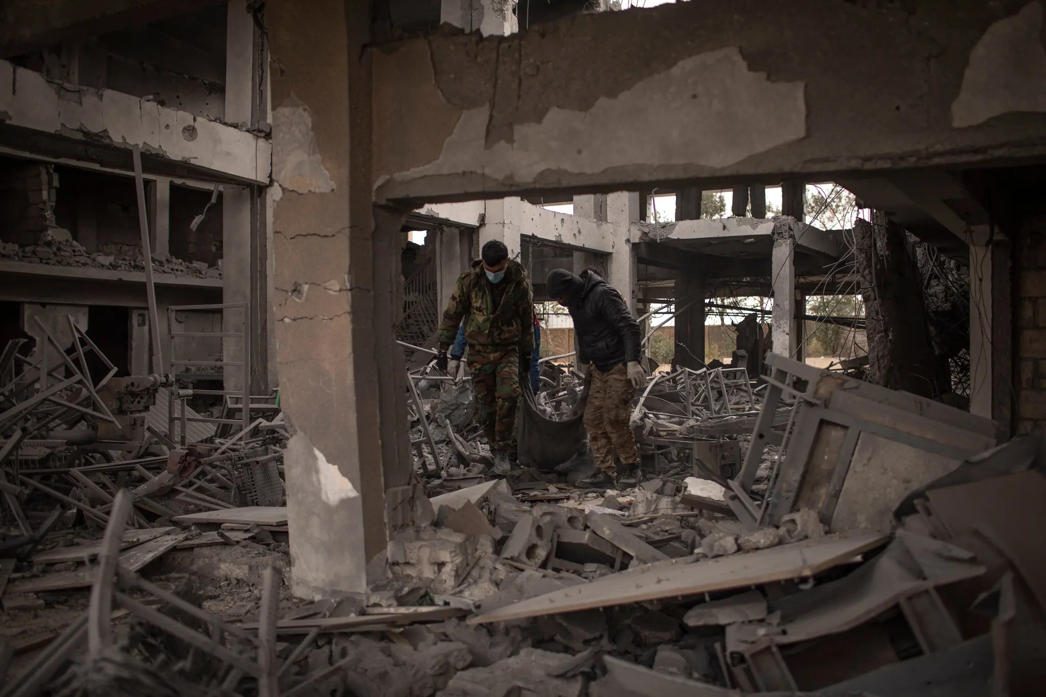 nhung dua con cua IS anh 6