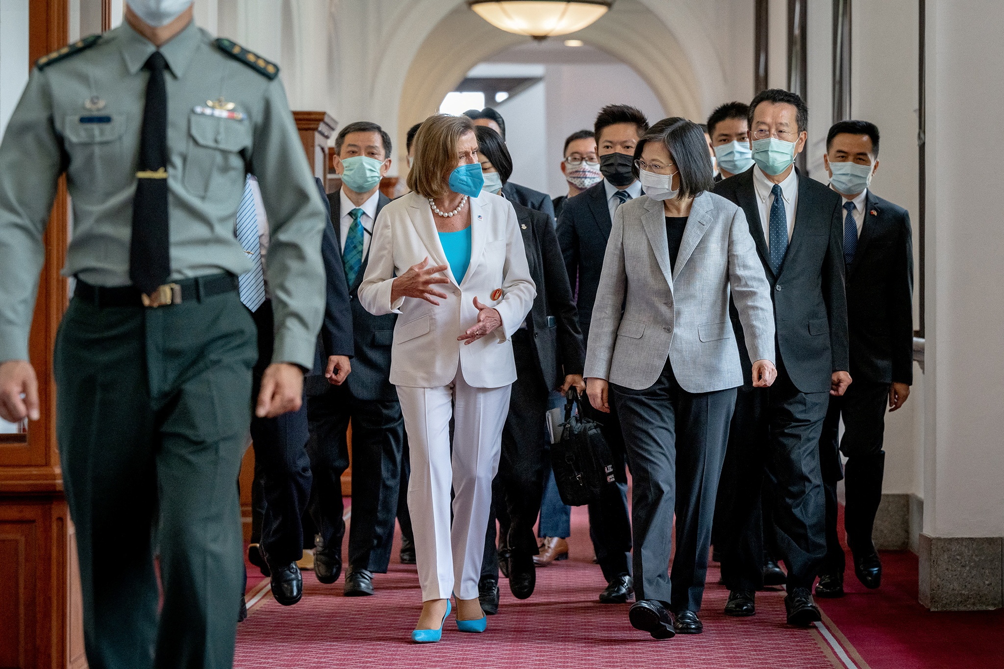 Nancy Pelosi den Dai Loan anh 2