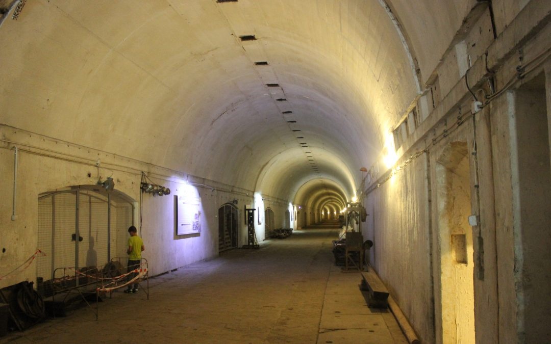 Ba Lan kiem tra ham tru bom, keu goi cong dan roi Belarus hinh anh