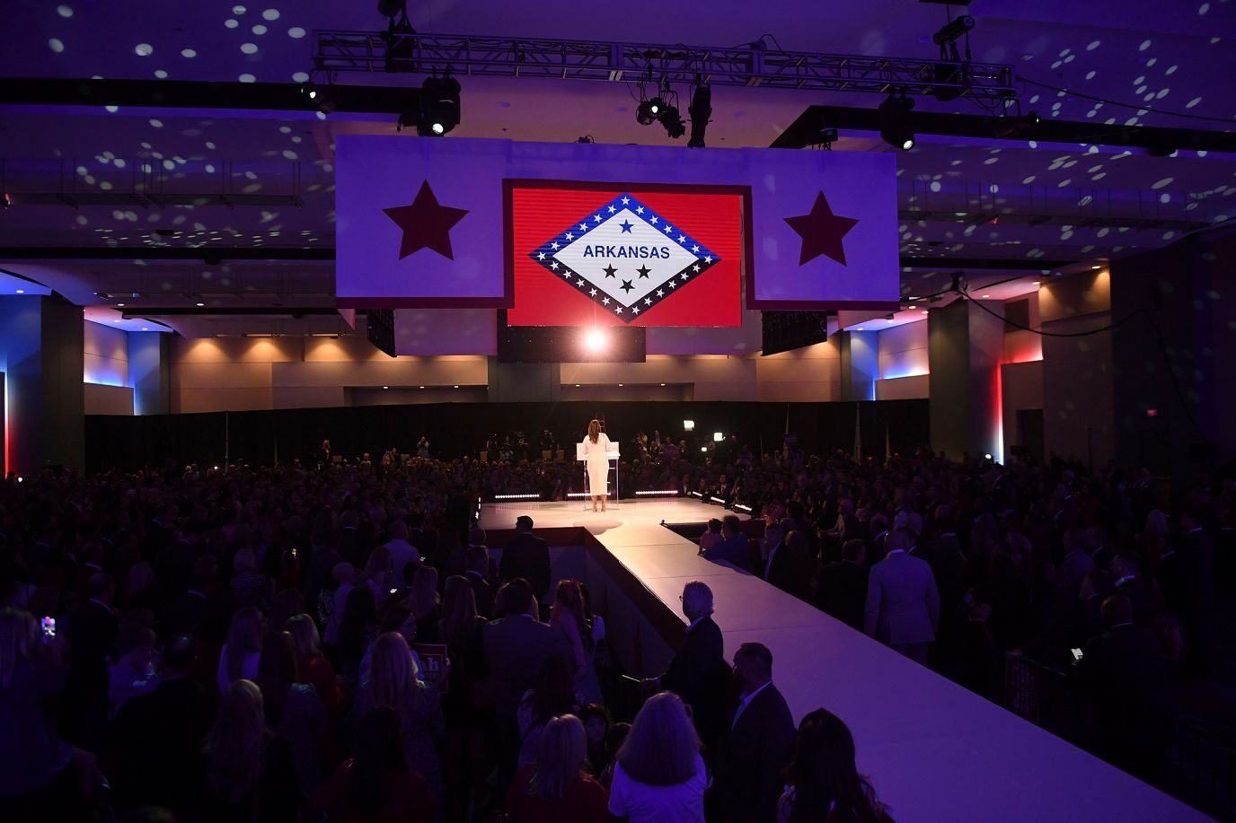 bau cu giua ky anh 7