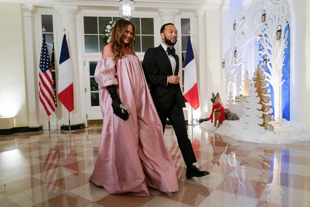 Nhieu ngoi sao xuat hien tai quoc yen dau tien cua Tong thong Biden hinh anh