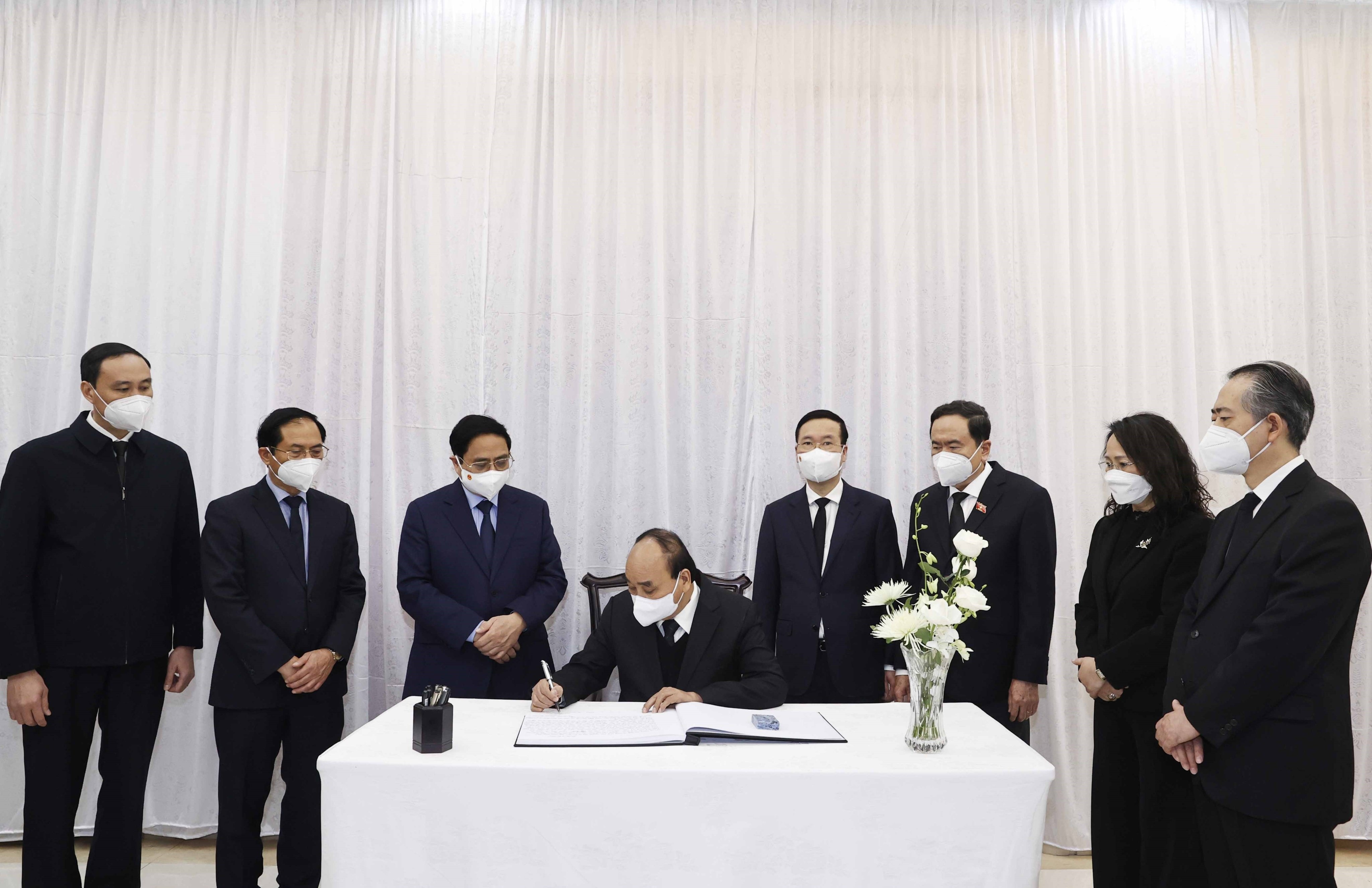 Lanh dao Viet Nam gui dien chia buon ong Giang Trach Dan tu tran hinh anh