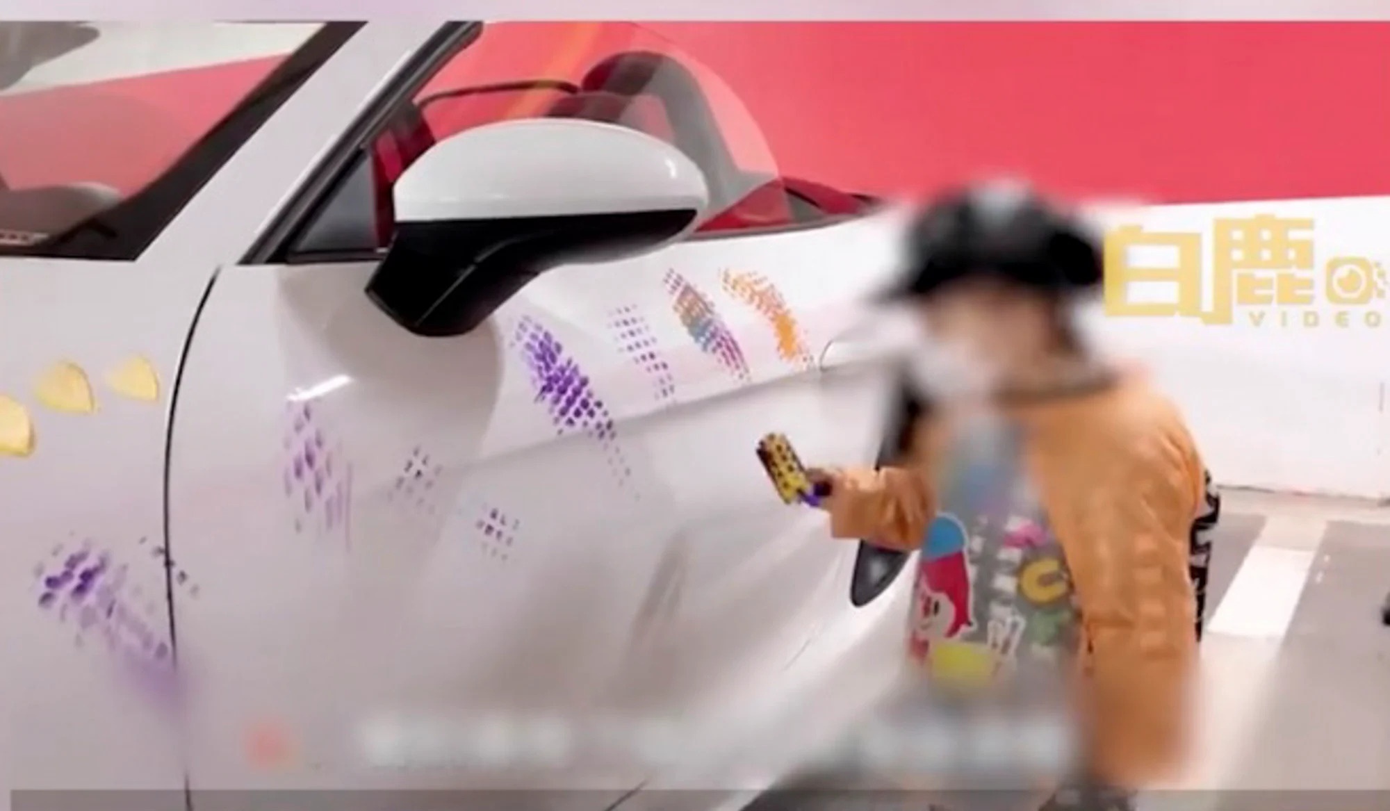 ve bay sieu xe anh 1