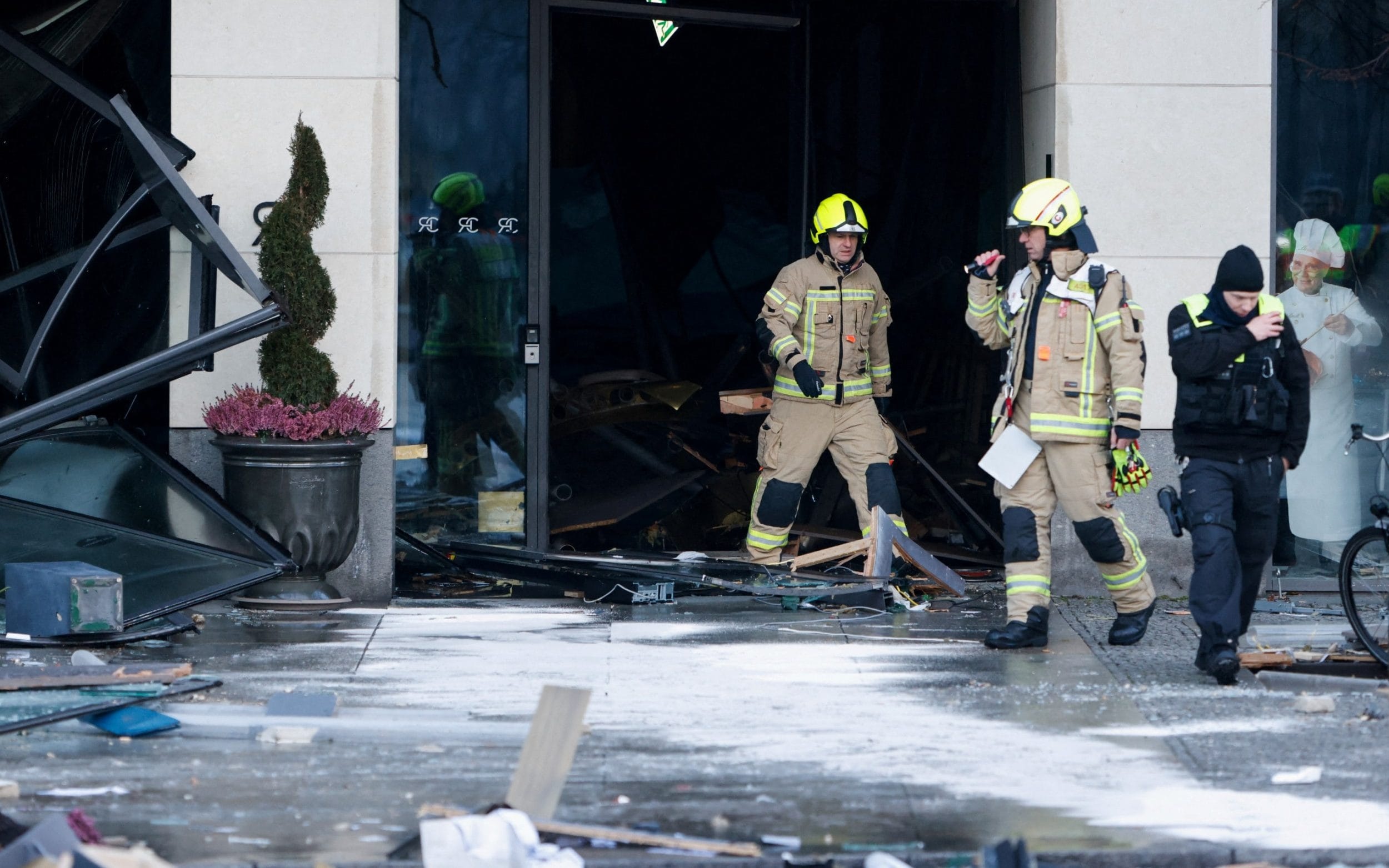 Thuy cung chua 1.500 con ca bi no tung hinh anh