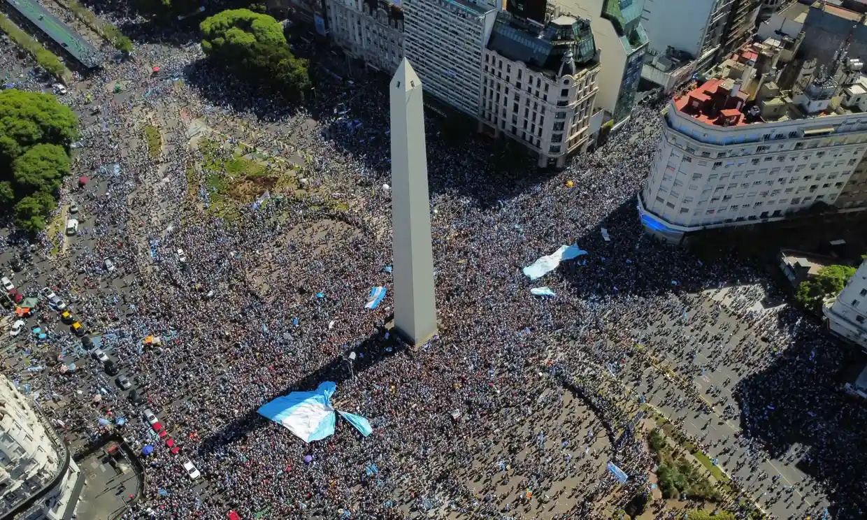 Bien nguoi Argentina vo oa giua niem vui chien thang 'nhu thien duong' hinh anh