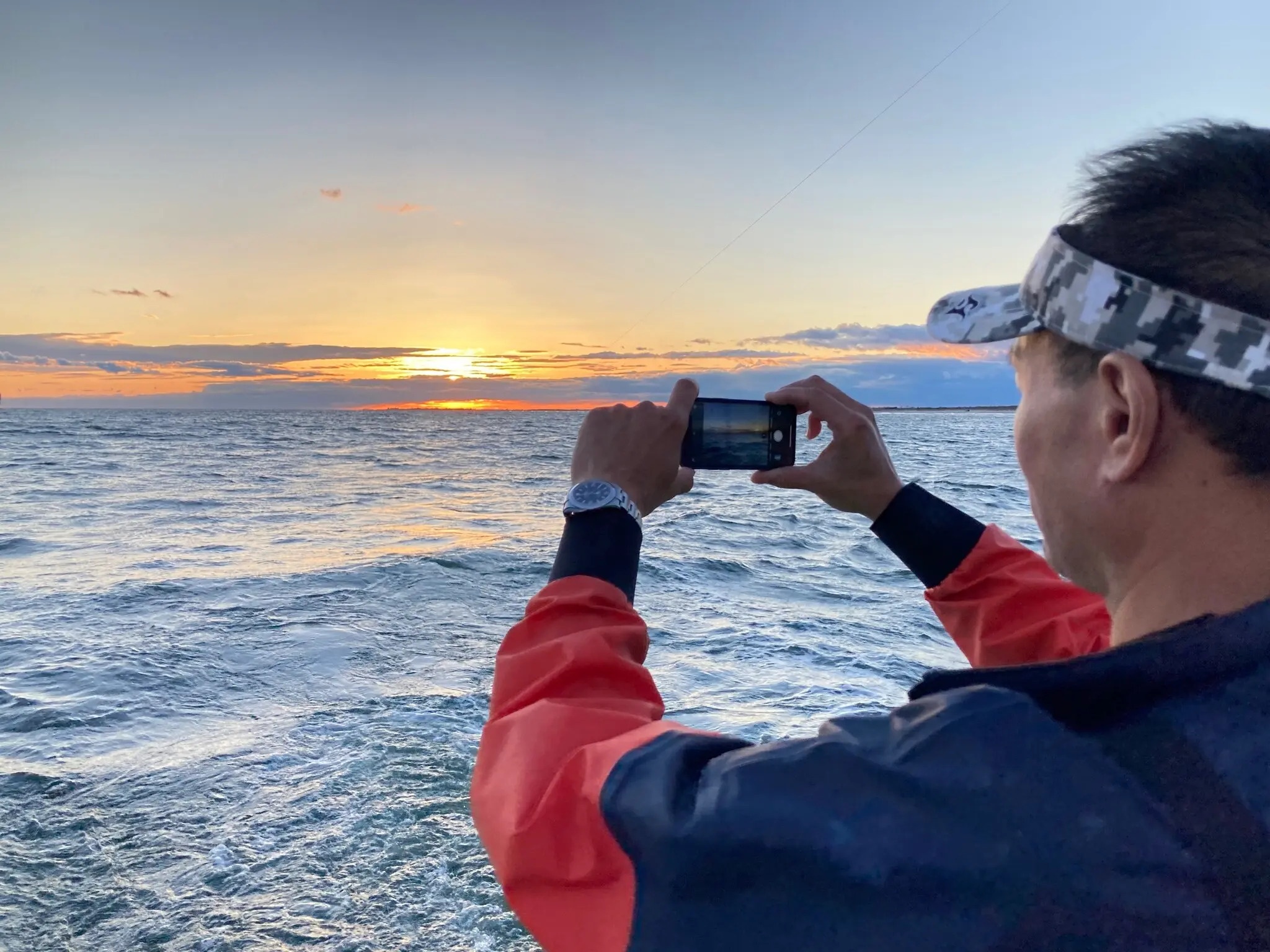 mat tich tren bien anh 3