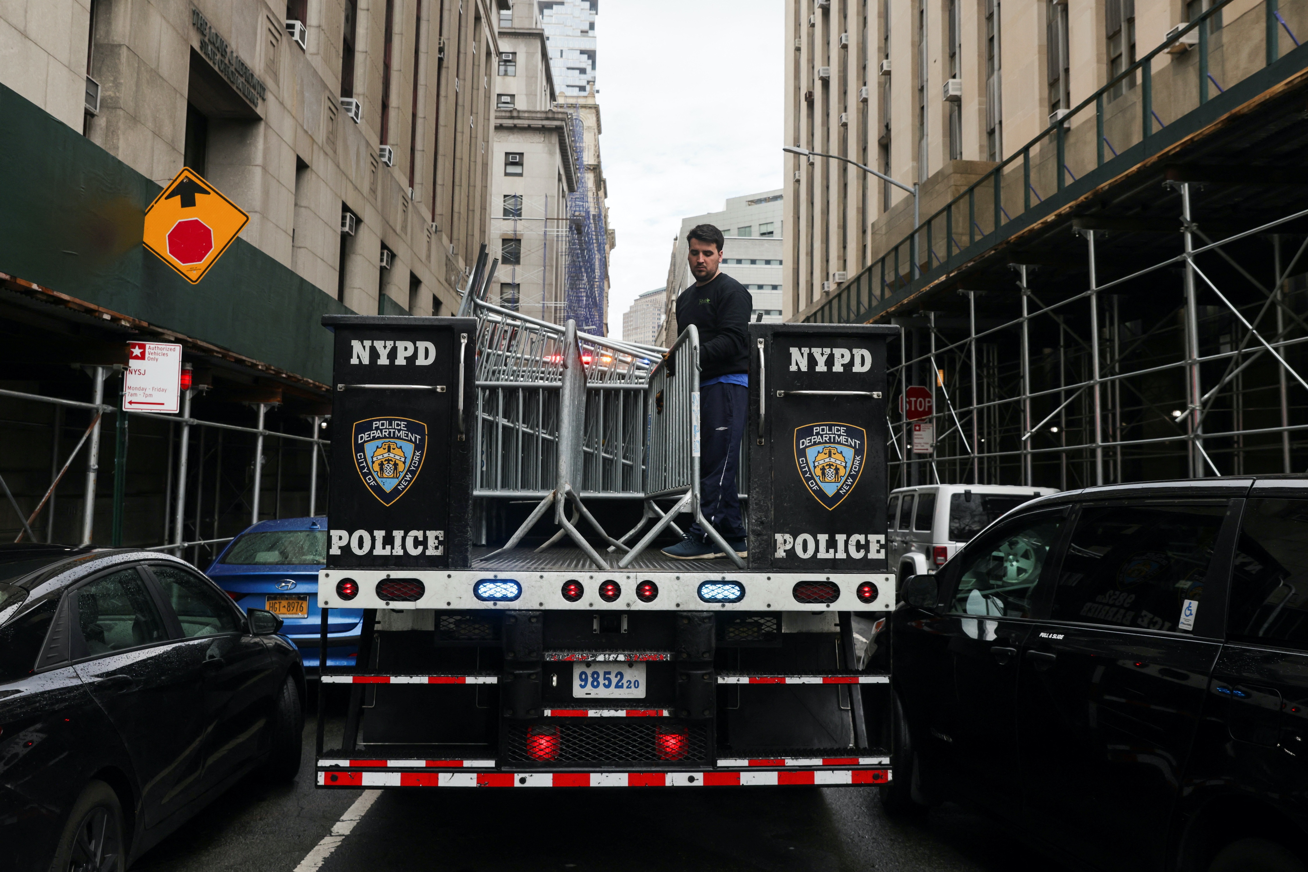 New York gong minh cho ngay hon loan hinh anh