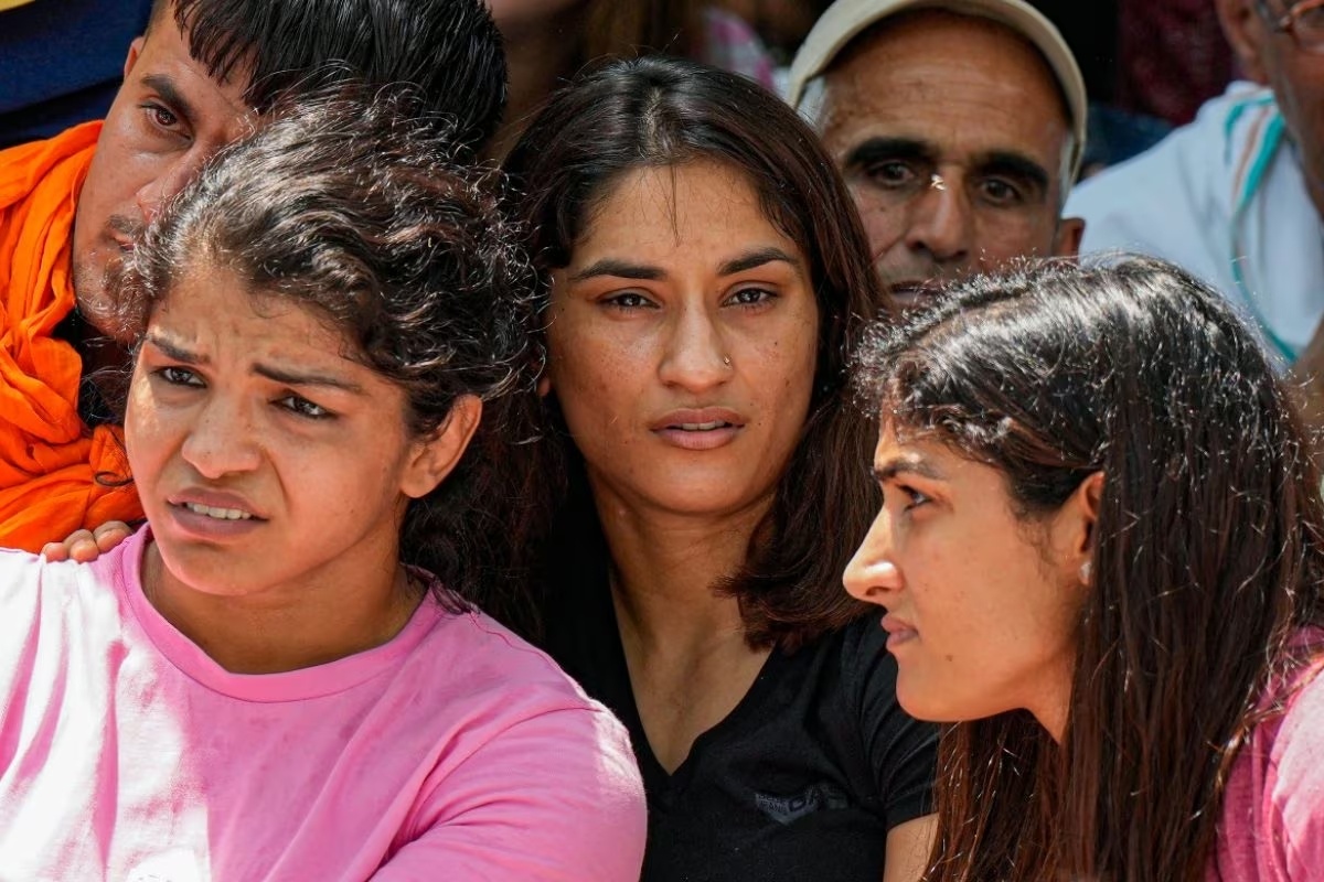 Cao buoc quay roi tinh duc gay chan dong lang dau vat An Do hinh anh