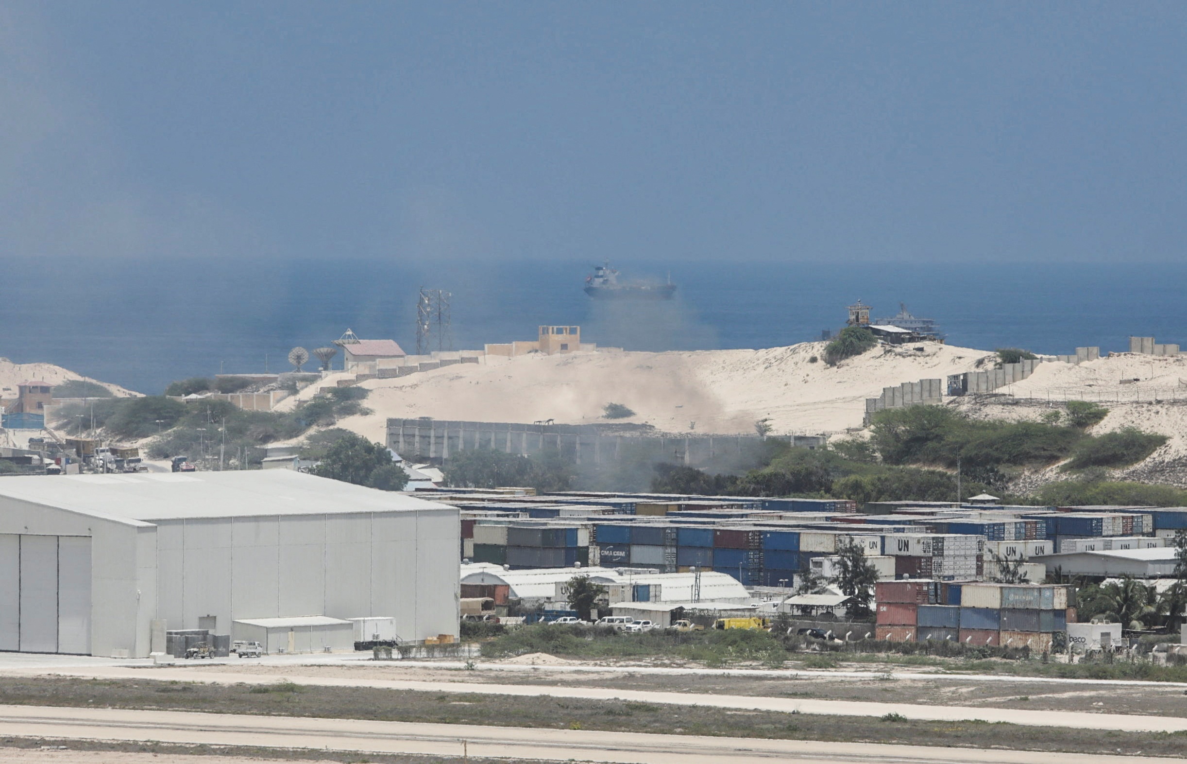 An mung mua roi, dan Beledweyne khong biet ca thanh pho bi nhan chim hinh anh