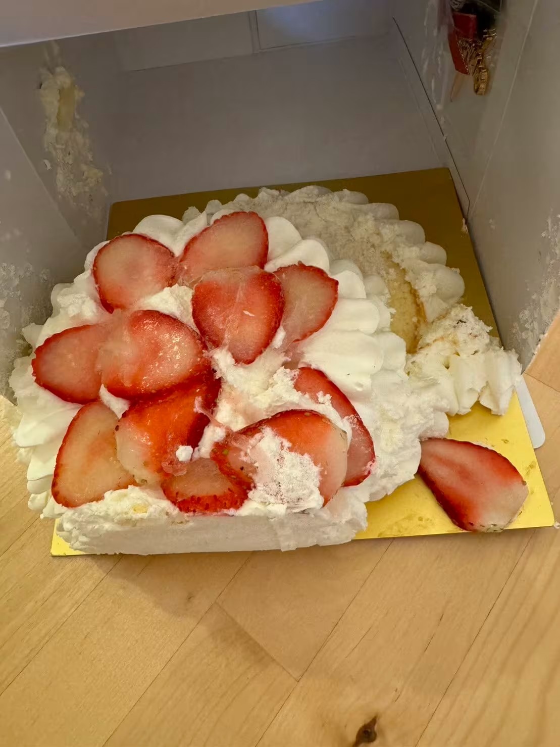 Takashimaya xin loi anh 4