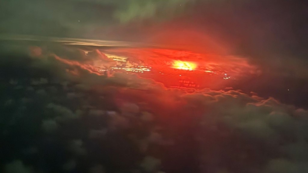 nui lua phun trao anh 7