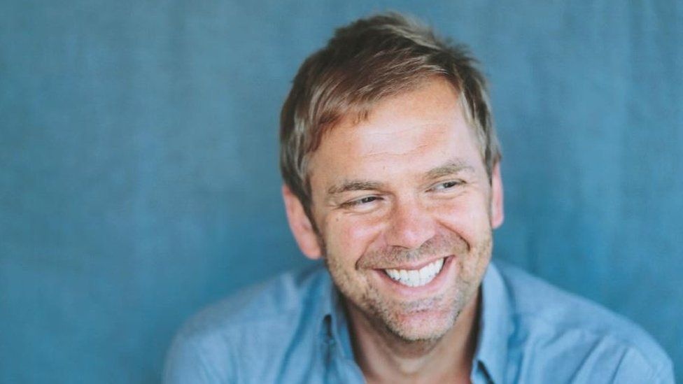 Ong 'Vua bua sang' dot ngot qua doi hinh anh