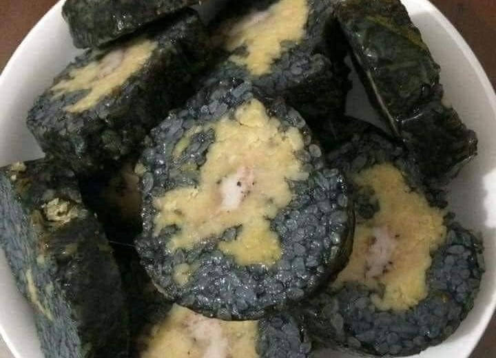 Chieu ba muoi Tet an banh chung den, thit vit hinh anh