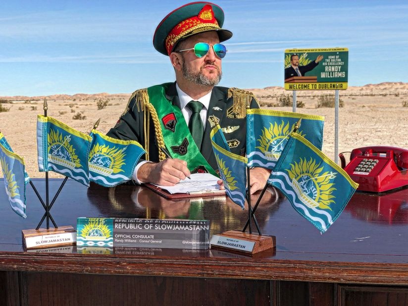 Het nuoc de di du lich, nguoi dan ong tu lap 'quoc gia' rieng hinh anh